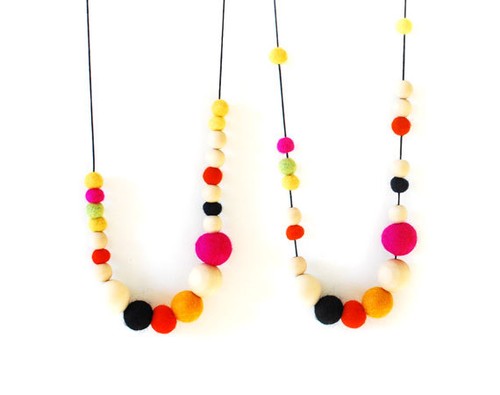 Wooden bead necklace Colourful Pop felt balls, Fashionable women necklace Girl - Picture 2 of 4