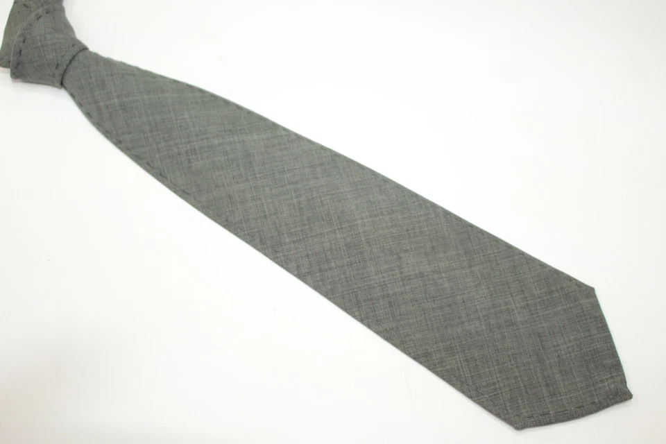 Corbata de seda acolchada UNGARO hecha en Italia F68112 Foto 2 de 4