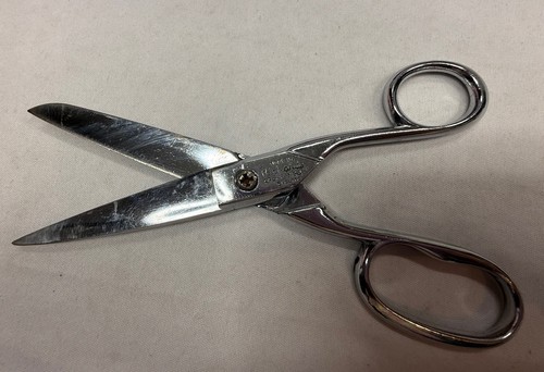 Vintage Radiant Golden Age Rustless Scissors Richards of Sheffield England 6.5”