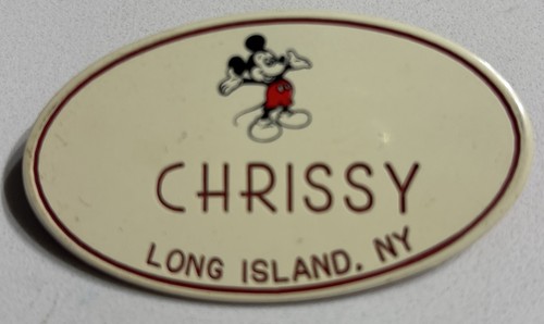 Vintage Walt Disney Darsteller "Chrissy" Namensschild Abzeichen Mickey Mouse - Bild 1 von 5