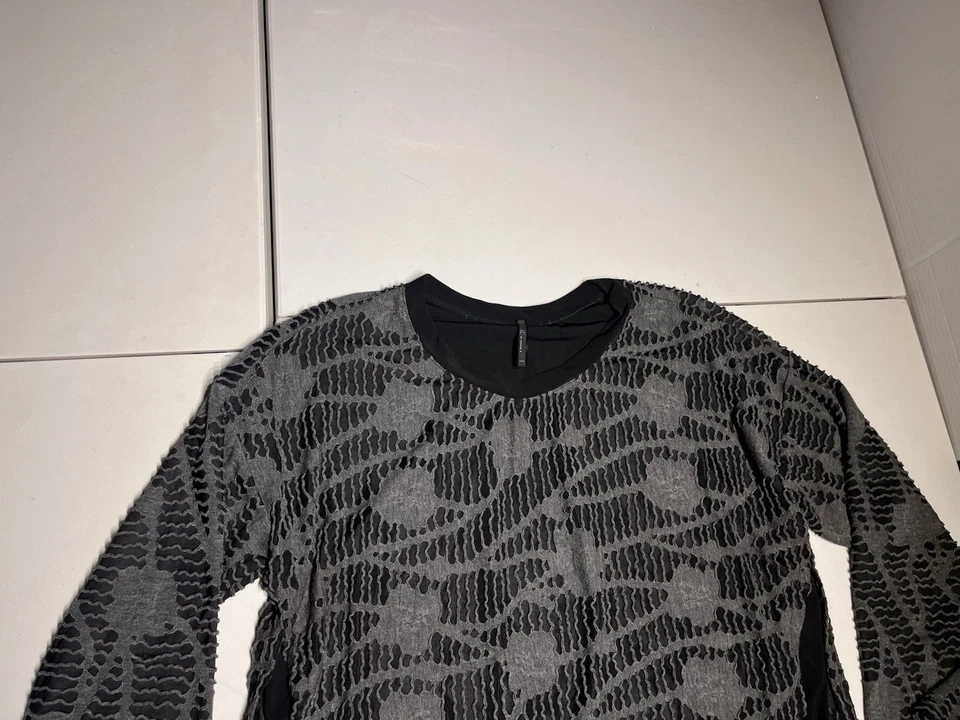 Blusa Artística Colección IC Top Para Mujer XL Negra Gris Camisa Connie K Poli Rayón Foto 2 de 4