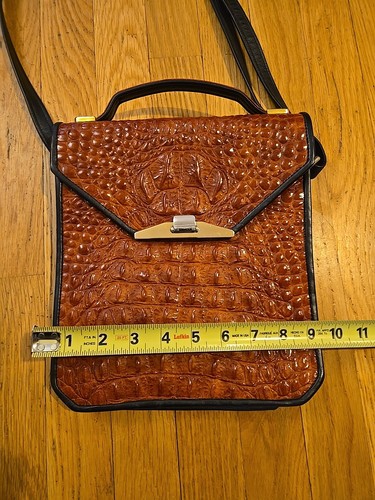 SIGNED GREG ROCHE 2002  “GREG’S BAG” COLOR: CINNAMON,  CROCODILE PURSE - Picture 10 of 11