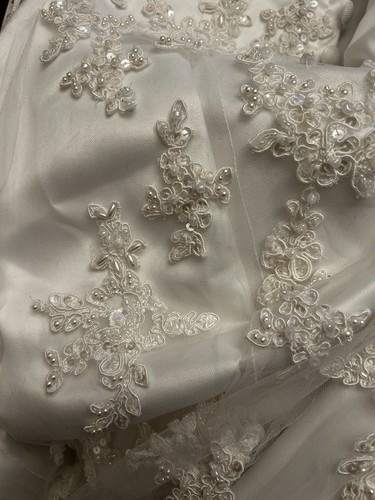 Mori Lee WHITE BEADED LACE HALTER WEDDING GOWN DRESS SIZE 8 - Picture 16 of 18