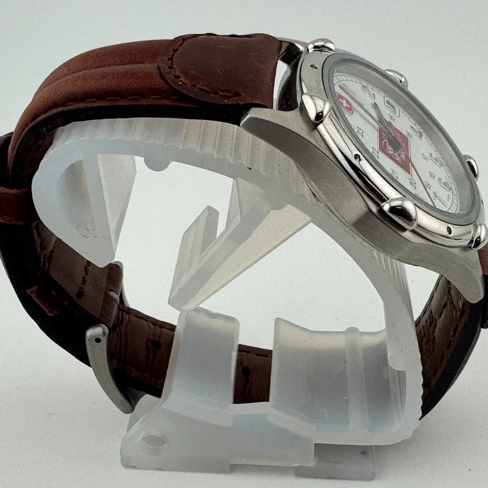 Reloj De Colección Wenger Suizo Cuarzo Logo Hombres 100m Plata Acero Fecha Cuero Nuevo Batería Foto 3 de 4