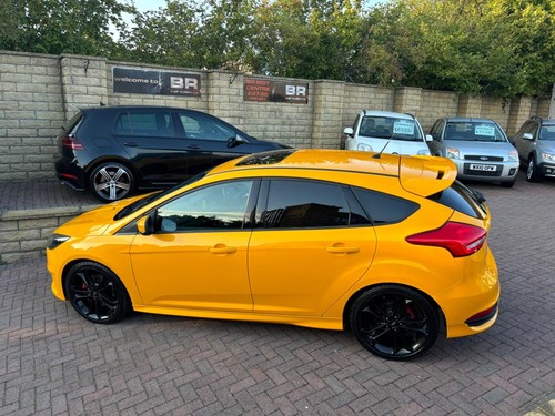 2017 Ford Focus 2.0T EcoBoost ST-2 Euro 6 (s/s) 5dr HATCHBACK Petrol Manual - Picture 6 of 24