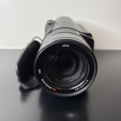 Sony Handycam HDR-CX900E – Full HD Camcorder Bundle – Excellent Condition - Picture 7 of 17