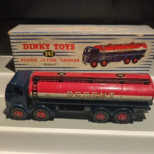 Dinky Toys 942 Foden 14-Ton Tanker "REGENT" Rare, Boxed, Original, Vintage.