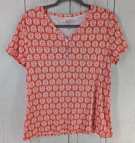 Croft Barrow Size Large Orange White Pattern Womens V Neck Short Sleeve Top
