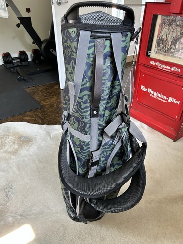 Amazing Condition Ping Moonlander Golf Bag - Picture 4 of 5