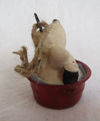 SMALL POLAR BEAR WITH PINGUIN IN BATH TUB CHRISTMAS ORNAMENT - Bild 4 von 5