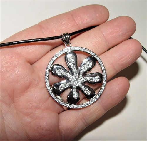 Sterling Silver 925 pendant & 18" leather cord CZ - Picture 3 of 7