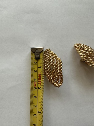 Vintage 80s Oval Earrings - Picture 8 of 10