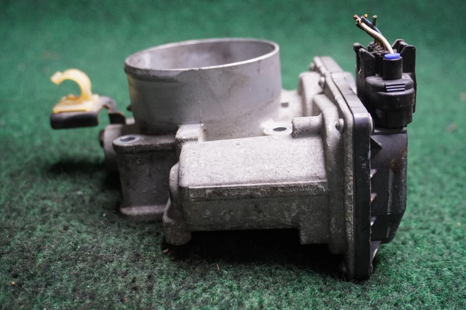 Toyota RAV4 2010 2,5 L carrocería del acelerador OEM 2203036010 Foto 4 de 4