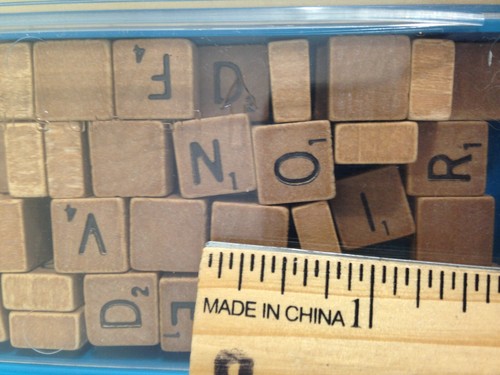 Mini azulejos de madera Selchow & Righter juego de mesa Scrabble edición de viaje de colección - Imagen 4 de 4