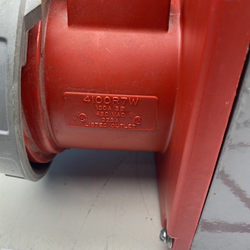 HUBBELL 4100R7W 100 Amp PIN SLEEVE RECEPTACLE HBL4100R7W 480Vac, W/ Mount - Picture 2 of 6
