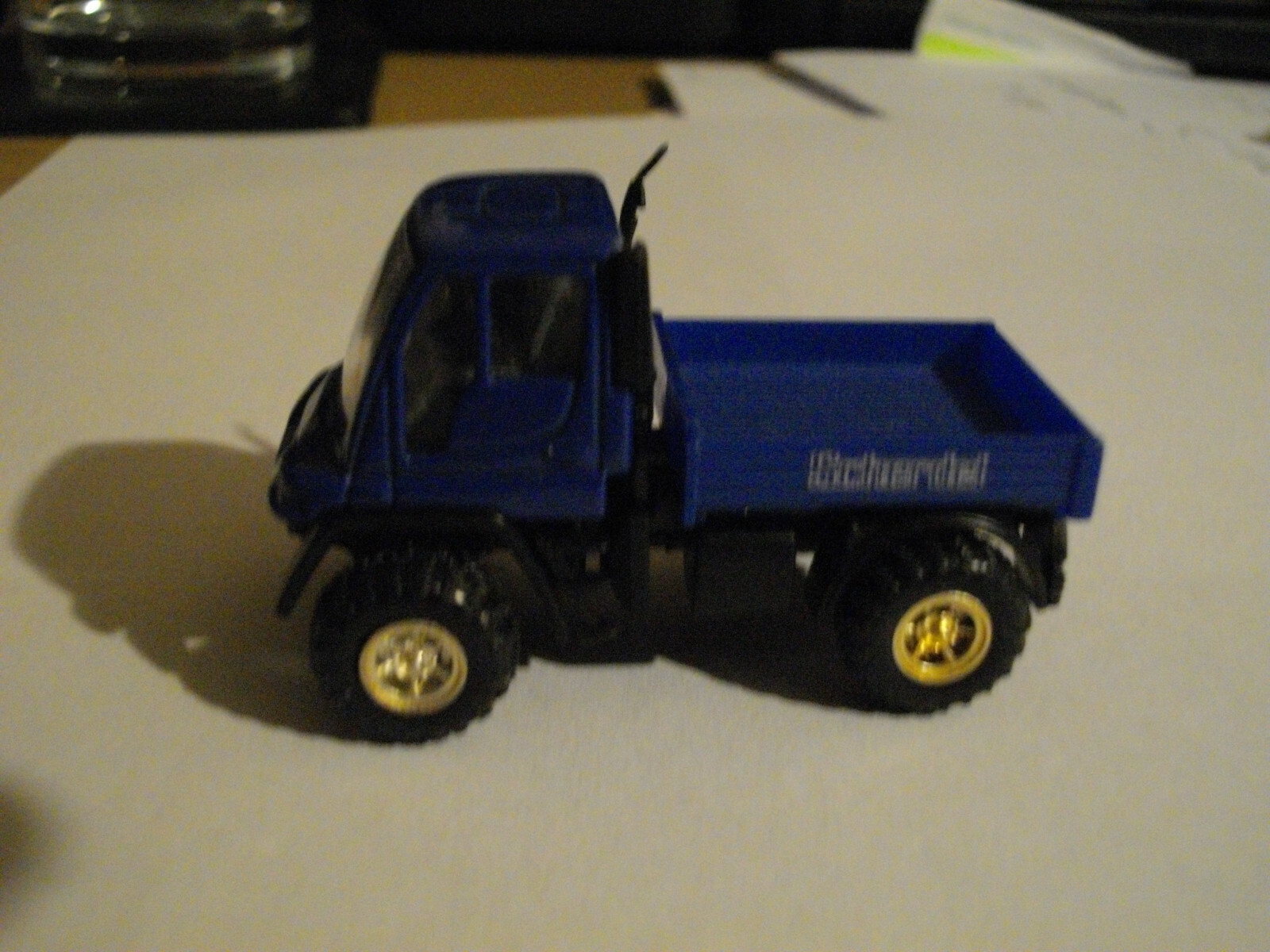 Picture 2 of 4