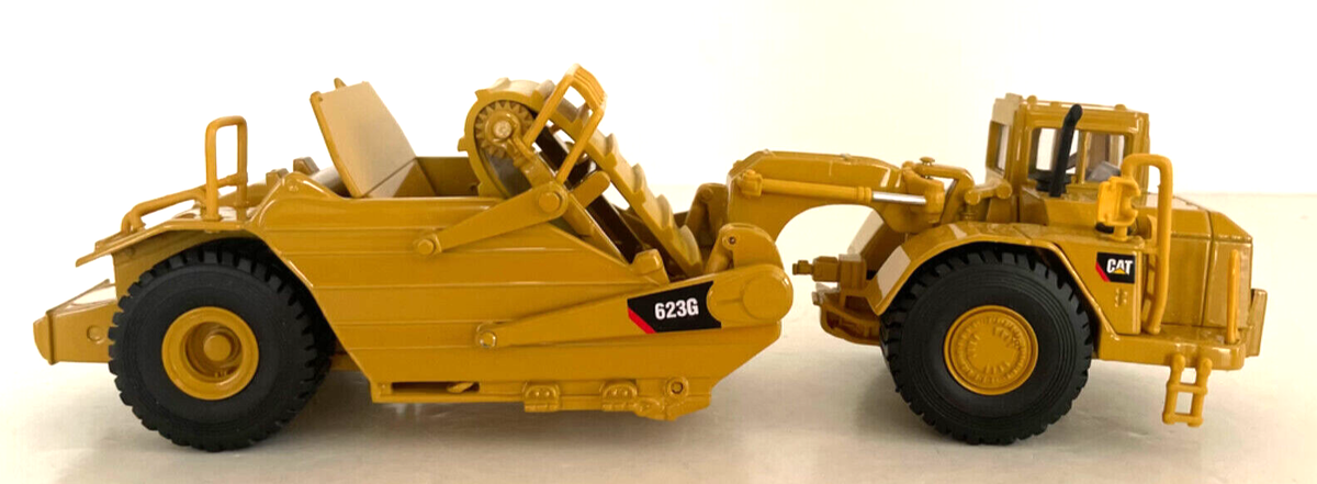 Norscot Caterpillar1:50 623G Elevating Scraper Diecast By Norscot Caterpillar1:50 623G Elevating Scraper Diecast By