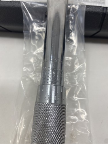 Micrometer Torque Wrench Adjustable 1/4" Drive 5-25 N-m Hand Tools With Case NEW - Picture 5 of 9