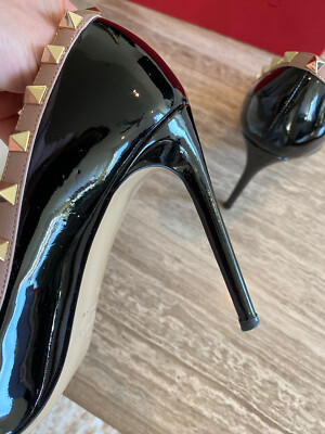 VALENTINO GARAVANI Rockstud Pointed Toe Pumps Black Leather Heels