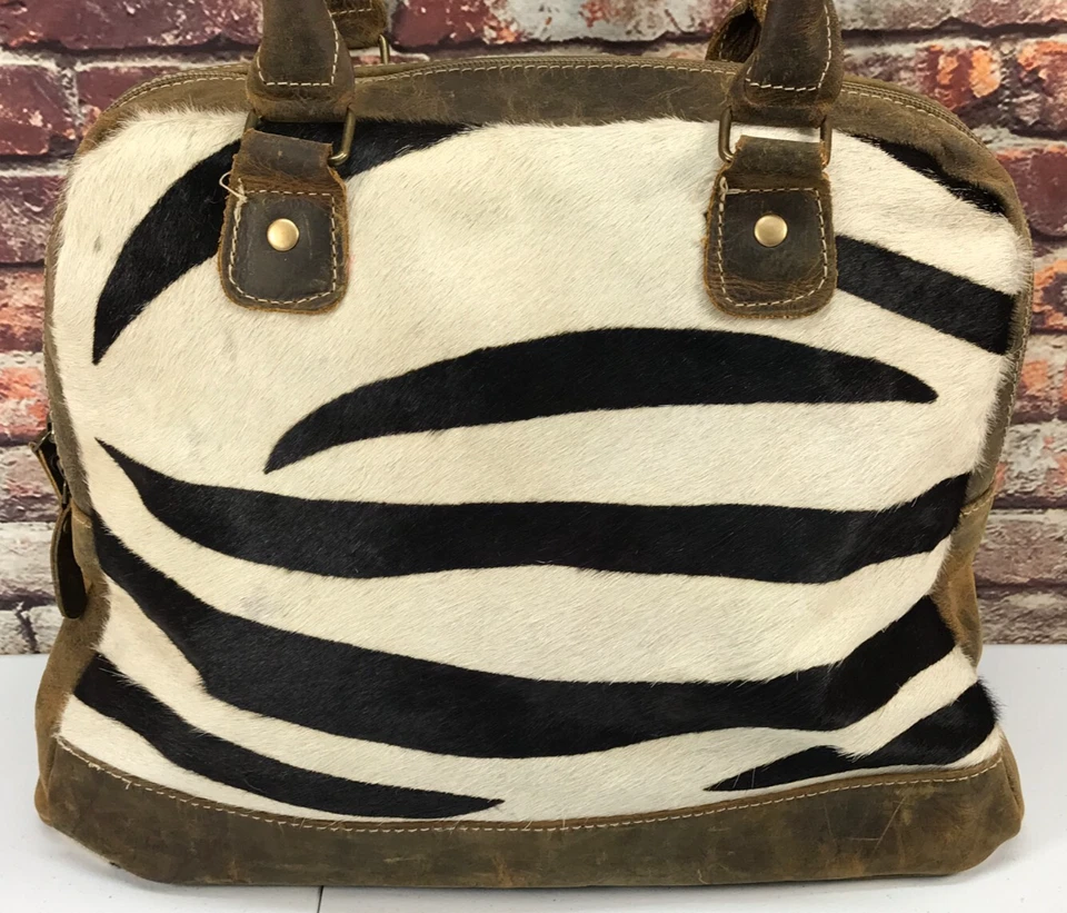 Bolso de mano para mujer MYRA de cuero/impresión de cebra 15" x 12" Foto 2 de 4