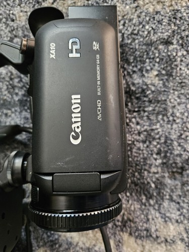 Canon XA10 Professional Camcorder W/ 64GB Internal Flash Memory & Microphone - Picture 15 of 18