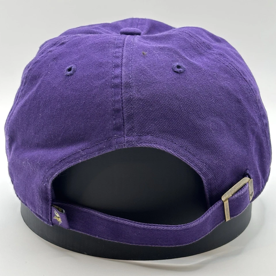 Minnesota Vikings 47 Marca NFL Sombrero Papá Gorra Ajustable Correa Púrpura Fútbol Foto 4 de 4