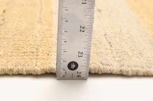 Traditional Vintage Hand Woven Carpet 4'11" x 7'3" Wool Kilim Area Rug - Picture 6 of 9