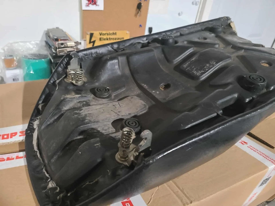 Seat, modified, 1985-1993 Yamaha FJ1100/FJ1200 in good condition - Image 3 of 4