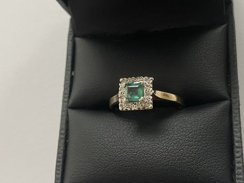 OLD VINTAGE 9CT GOLD EMERALD DIAMOND RING SIZE N - Picture 2 of 9