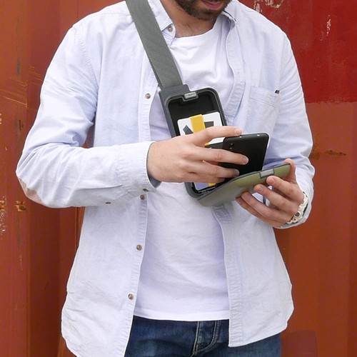 Bolso y billetera de aluminio con honda para teléfono ÖGON - Práctica y elegante bolsa de aluminio con... - Imagen 5 de 9