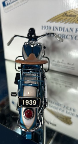 Danbury Mint 1939 Indian Four Motorcycle 1/10 Scale EXTREMELY RARE BLUE COLOR - Picture 13 of 18