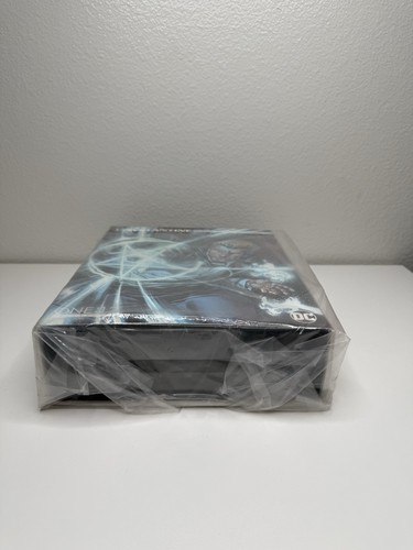 Mezco One:12 Collective Constantine Edición Deluxe TOTALMENTE NUEVO - Imagen 6 de 6