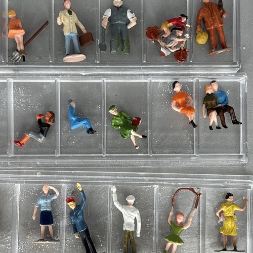 Vtg Preiser Miniature Germany Figures 1:90 #58+ HO Train Scale Wedding Moped - Picture 4 of 4