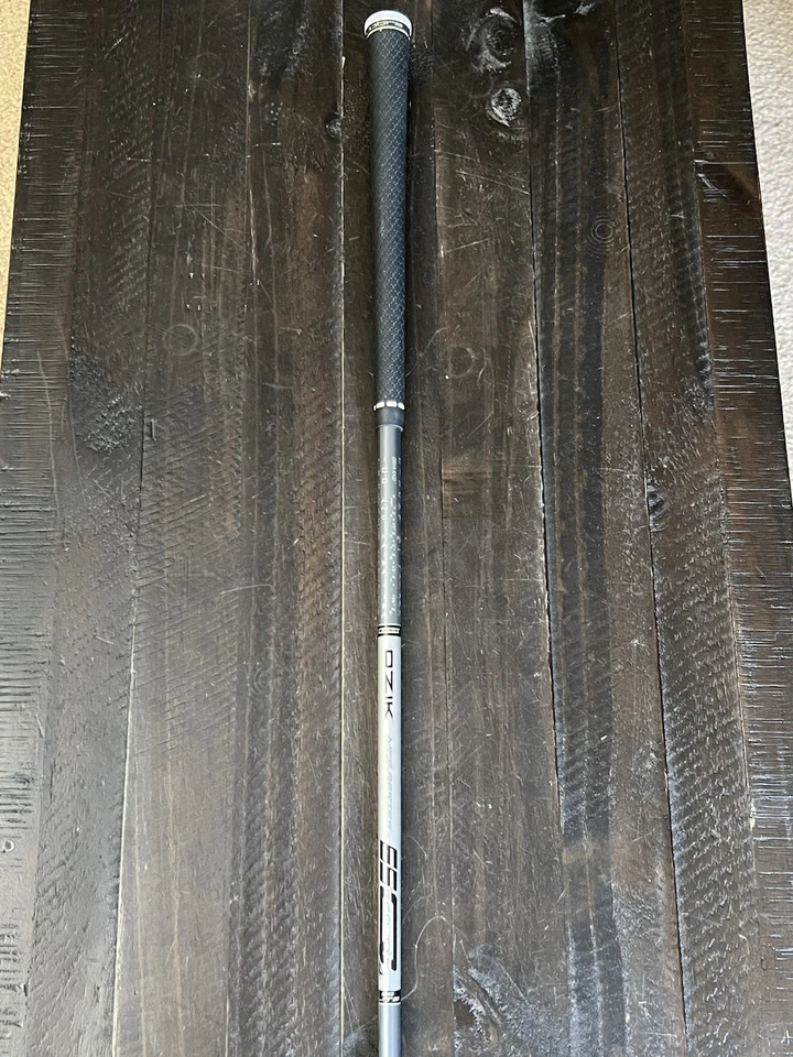 Cobra King F6 9 Iron 40* Matrix Ozik 65Q4 Graphite Regular 36" LH Lamkin REL - Image 4 of 4