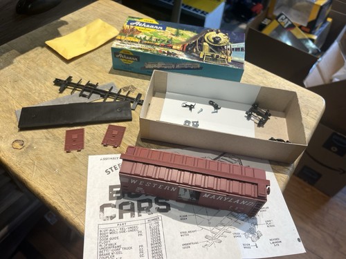 HO Scale Athearn "Blue Box" custom painted 40' box Car Western Maryland