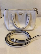 m1214 kate spade White Shoulder Bag  Used Stylish Easy to Match
