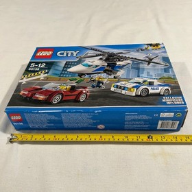 Lego City High Speed Chase 60138 with 4 Minfigures Incomplete 2017