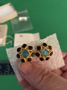 MMA 24kt gold plated MICHAEL MICHAUD Navy/Turqu molded glass EARRINGS New/w box 