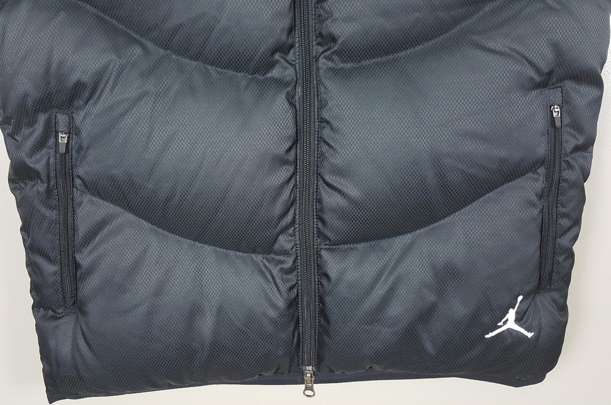 NIKE JORDAN XI RETRO 11 DOWN PUFFER VEST BLACK WHITE RARE 437316