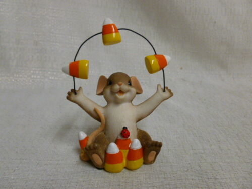 Charming Tails The Sweetness Of The Season Is In The Air 4034325 Fall Mouse  - Afbeelding 1 van 6