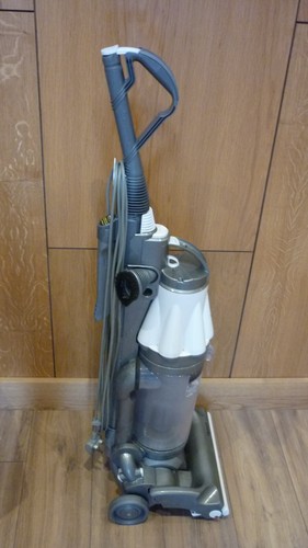 Dyson DC07 HEPA (Origin) vacuum cleaner , reconditioned 6 mths gtee (202) - Picture 2 of 5