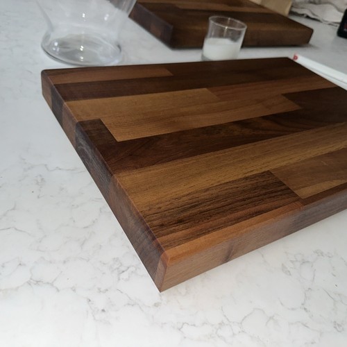 Butchers Block Solid Walnut Long Grain Board - Picture 3 of 5