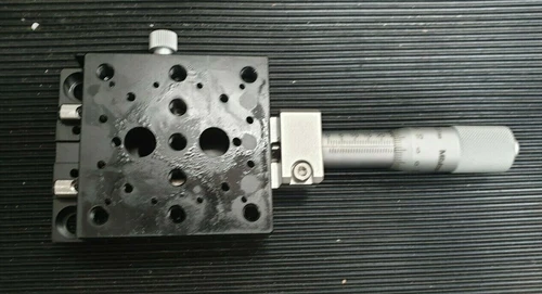 MELLES GRIOT 65mm x 65mm LINEAR STAGE W/ MITUTOYO 0-25mm Postitioner  (IN29S1B2)