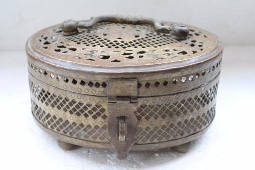 Antique Old Brass Jali Cut Work Handcrafted Oval Shape Jewellery Box NH3779 - Picture 8 of 9
