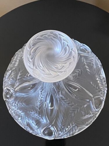 Lalique Art Deco Style Crystal Decanter 10.63" tall -Signed "Lalique France 262" - Picture 4 of 12