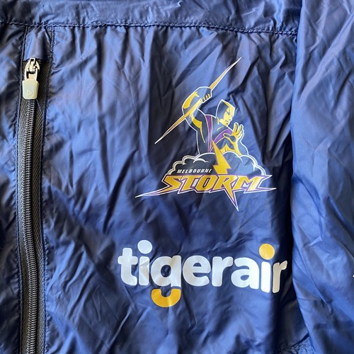 NRL Melbourne Storm Entrenamiento Correr Chaqueta Rugby League Talla L Cremallera Ligera - Imagen 4 de 16