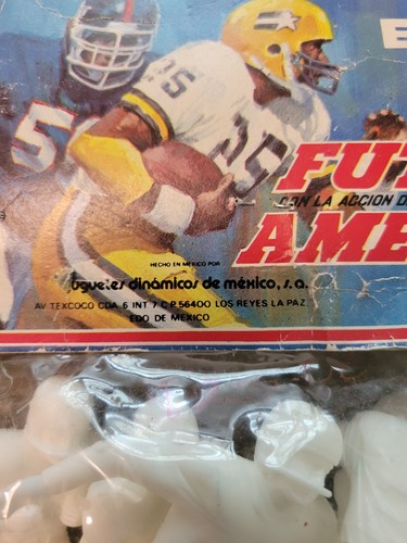 Vintage White Plastic Football Action Player 6 Figure Set SEALED - Picture 3 of 5