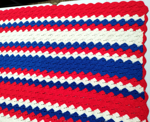 ¿De colección? Tejido a mano o ganchillo rojo, blanco y azul a rayas afgano festoneado ~68 x 45 pulgadas - Imagen 12 de 21
