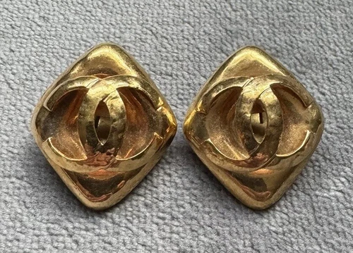 CHANEL 29 Vintage GP COCO Mark Earrings Diamond Shape See