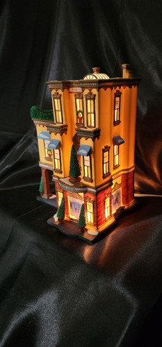 Dept 56 Christmas in the City Series "Parkview Hospital" #58947 item #326 - Picture 13 of 14